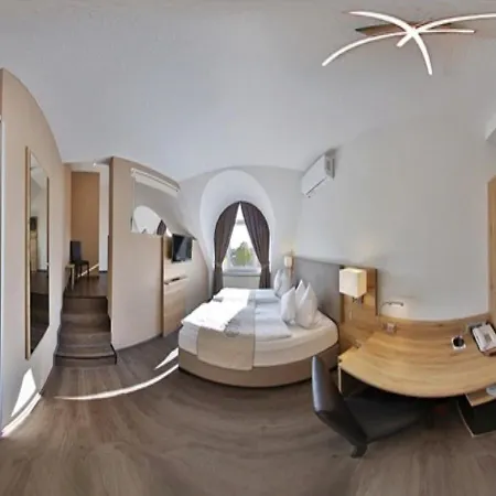 Bauschheimer Hof 3* 루셀스하임