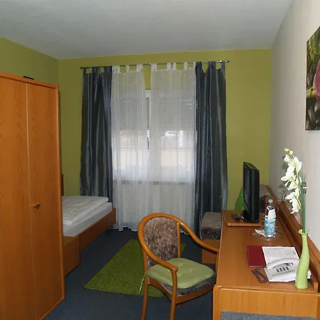 Bauschheimer Hof 3*